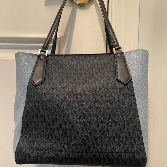Michael Kors blue Tote - Picture 2 of 6